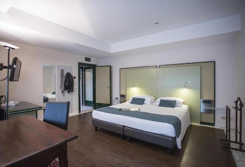 اتاق لوکس, Buonconsiglio