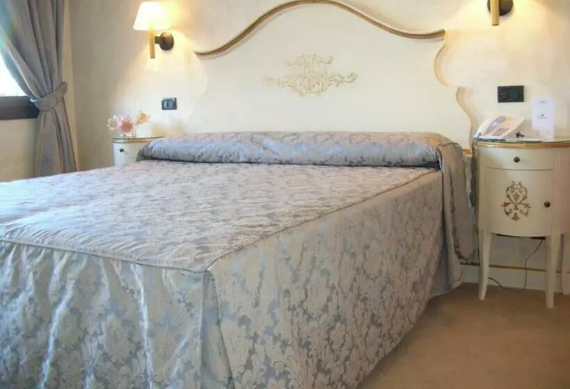 اتاق سوپریور, Carlton Capri