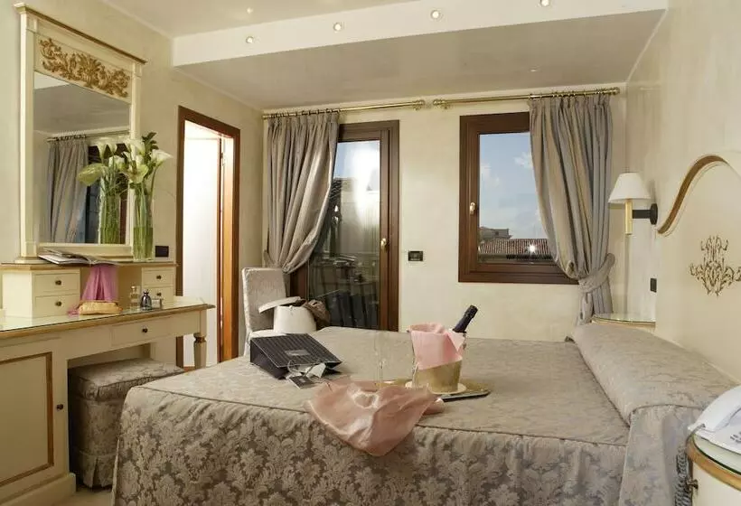 اتاق سوپریور, Carlton Capri
