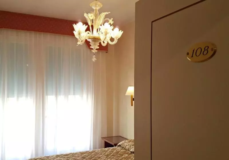 اتاق استاندارد یک نفره, Carlton Capri