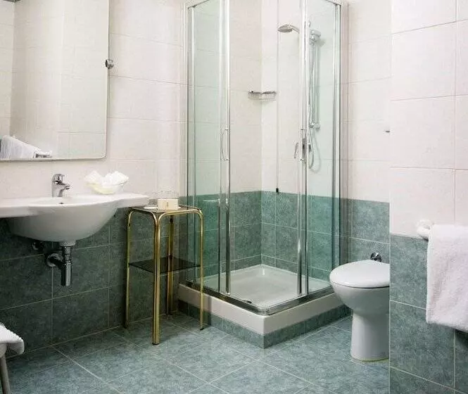 اتاق استاندارد یک نفره, Carlton Capri