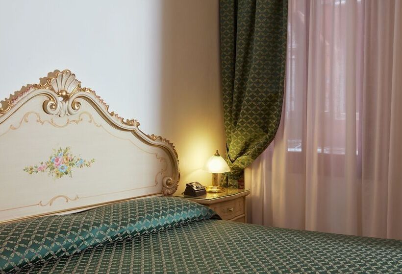 Standard Room, Commercio & Pellegrino