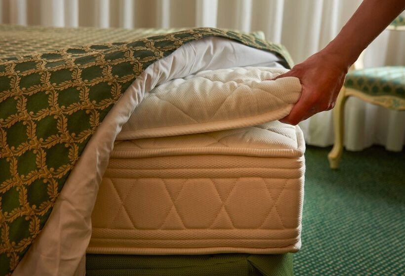 Standard Room, Commercio & Pellegrino