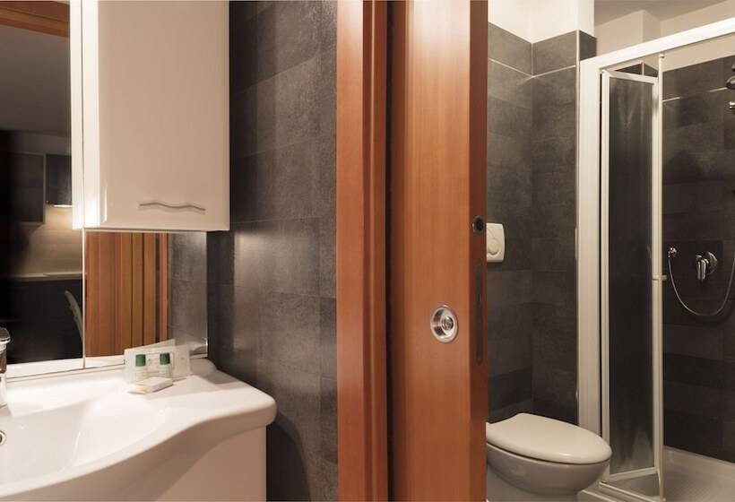 1 Bedroom Apartment, Commercio & Pellegrino