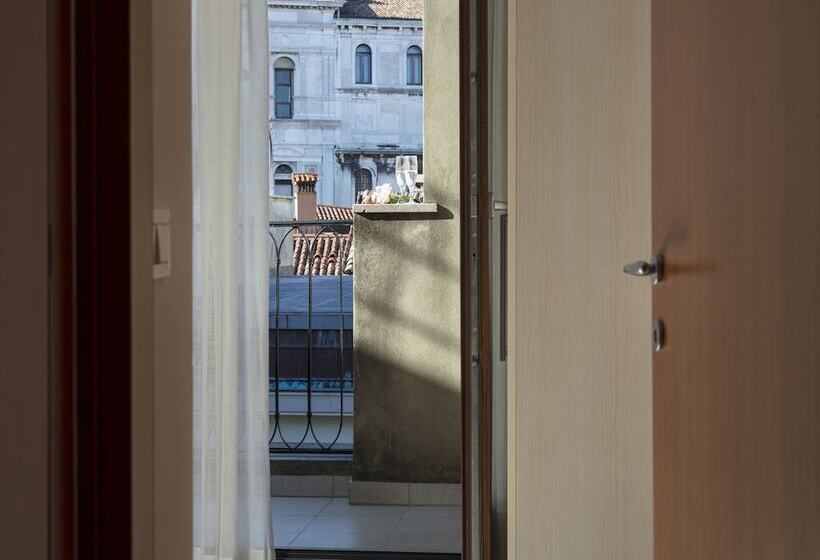 1 Bedroom Apartment, Commercio & Pellegrino