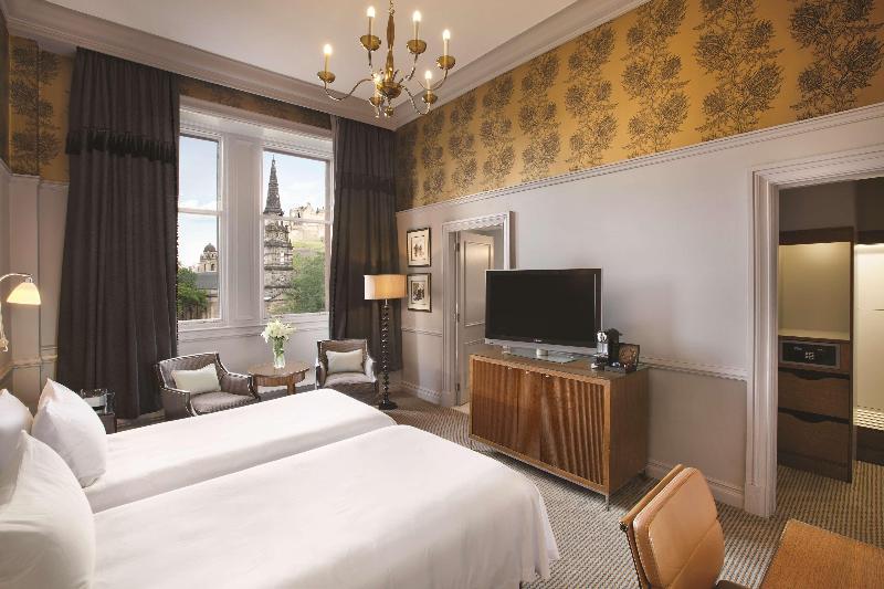 Standard Room, Commercio & Pellegrino