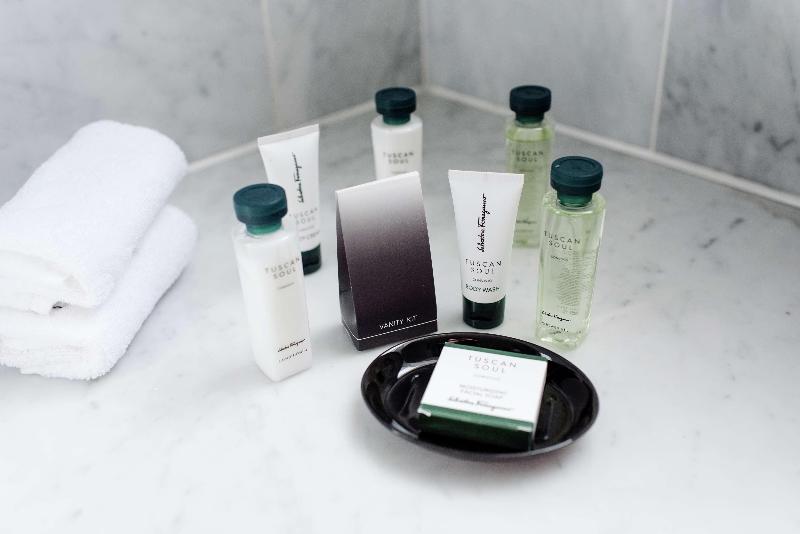 Standard Room, Commercio & Pellegrino