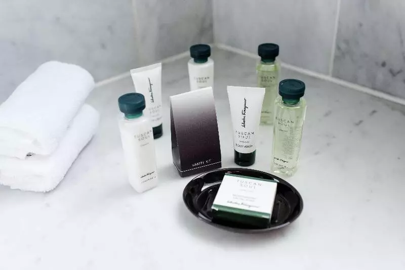 اتاق استاندارد, Commercio & Pellegrino