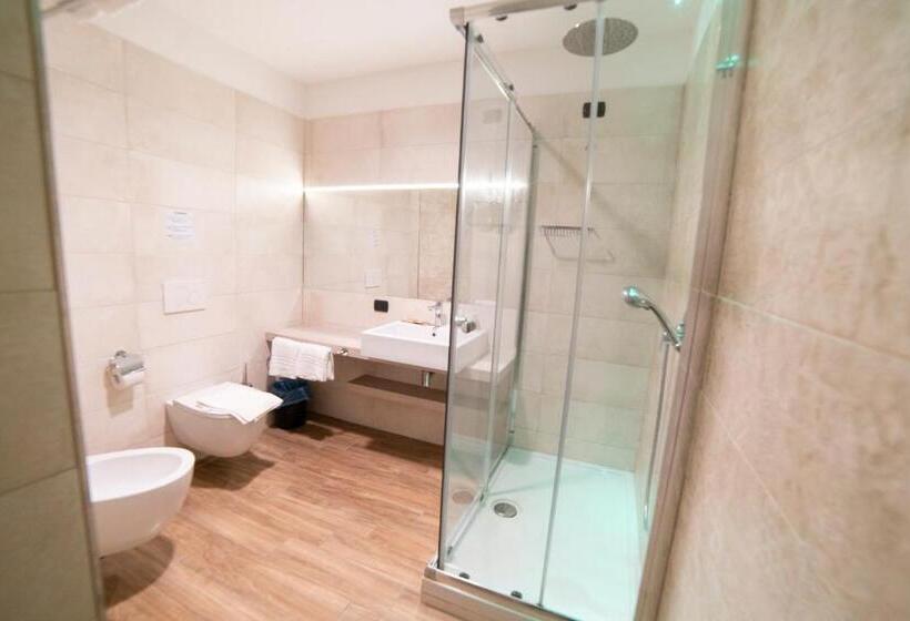 수피리어 패밀리 룸, Continental