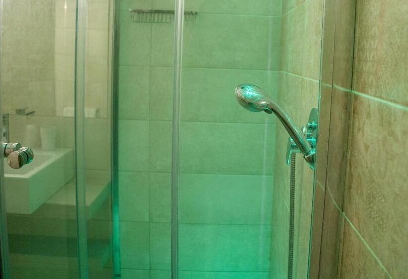 수피리어 패밀리 룸, Continental