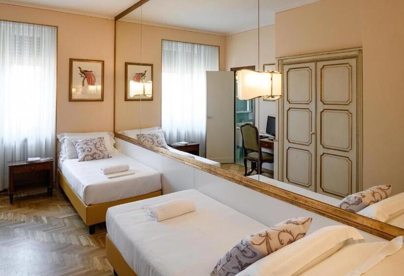 Habitación Triple Estándar, Continental