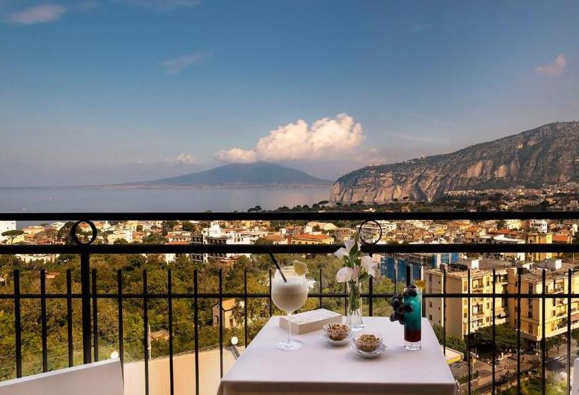 클래식 4인 룸, Cristina