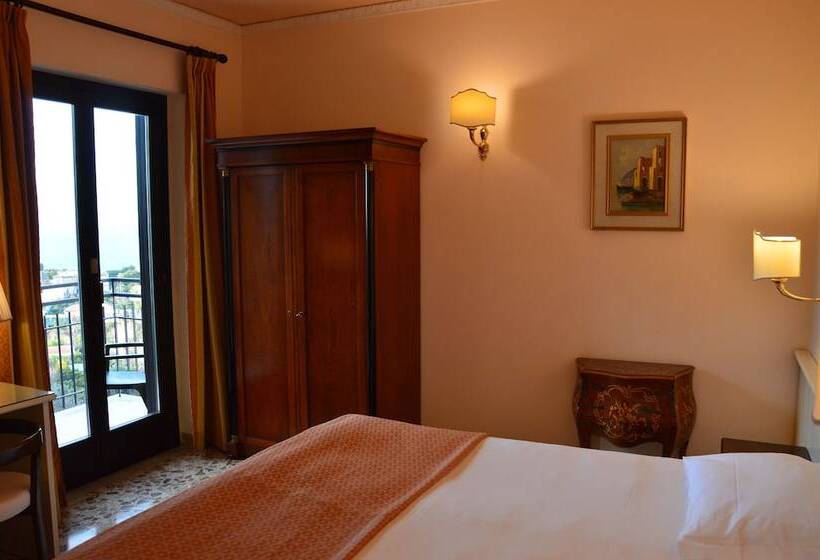 스탠다드 룸, Cristina