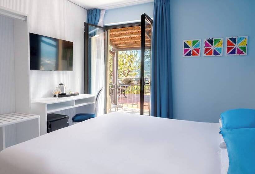 스탠다드 룸, Cristina