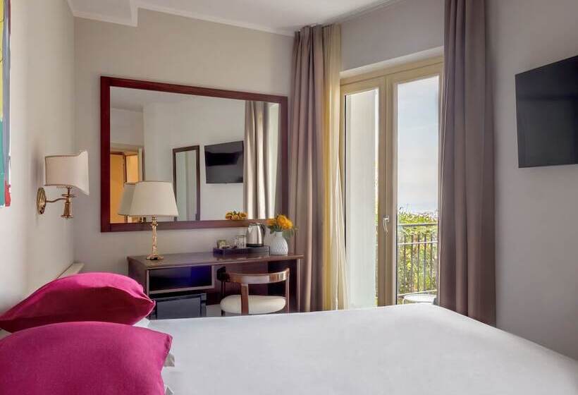 스탠다드 룸, Cristina