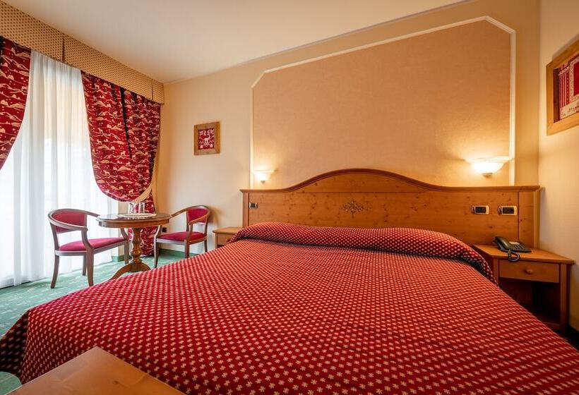 חדר סופריור, Elena