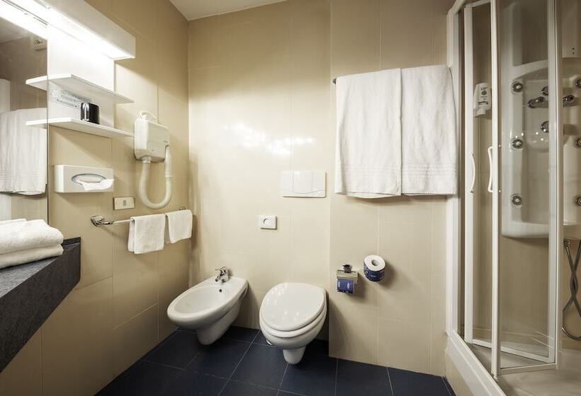 חדר אקונומי, Elena