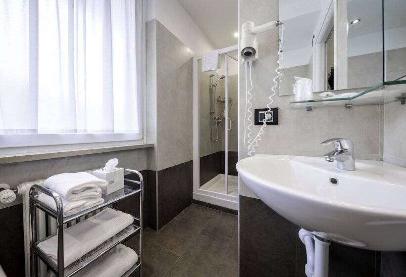 חדר סטנדרט, Elena