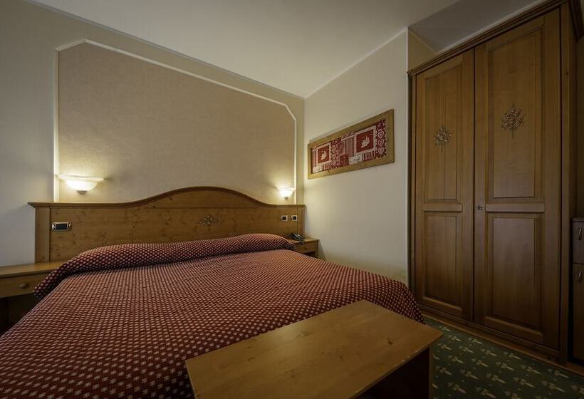 חדר סופריור, Elena