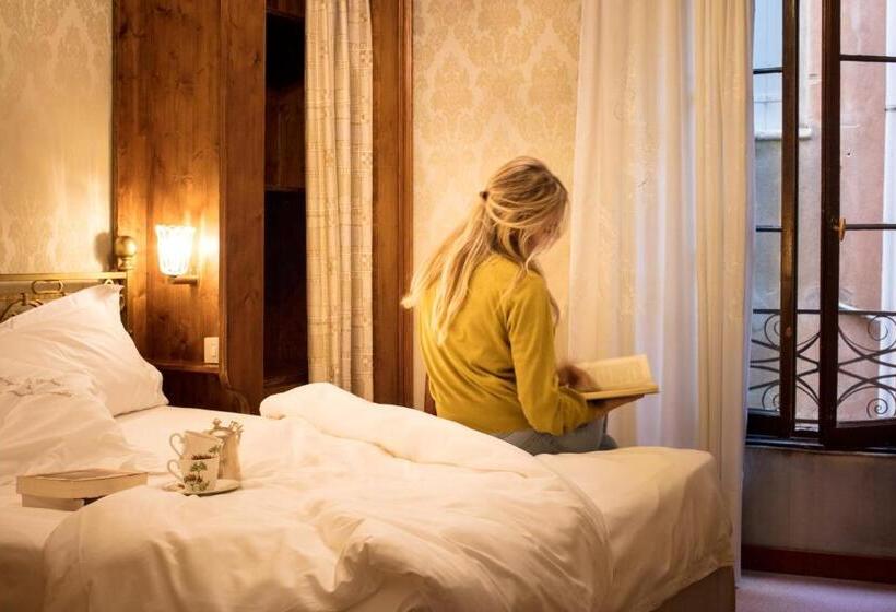 اتاق کلاسیک, Flora