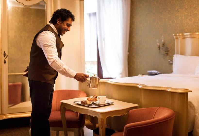 اتاق سوپریور سه تخته, Flora