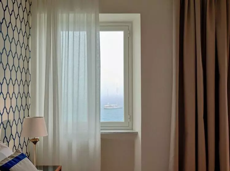 Juniorsviitti Merinäkymä, Grand Hotel Miramare