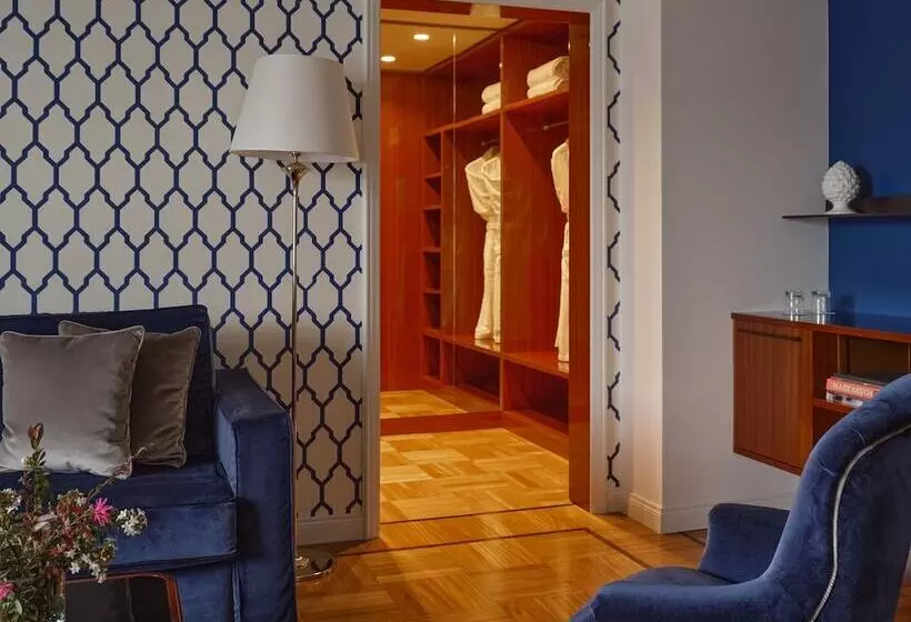 Juniorsviitti Merinäkymä, Grand Hotel Miramare