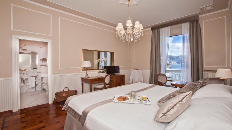 חדר דלוקס עם מרפסת נוף לים, Grand Hotel Miramare