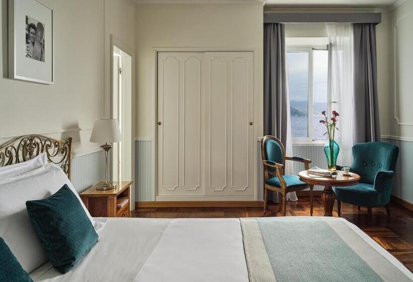 חדר דלוקס נוף לים, Grand Hotel Miramare