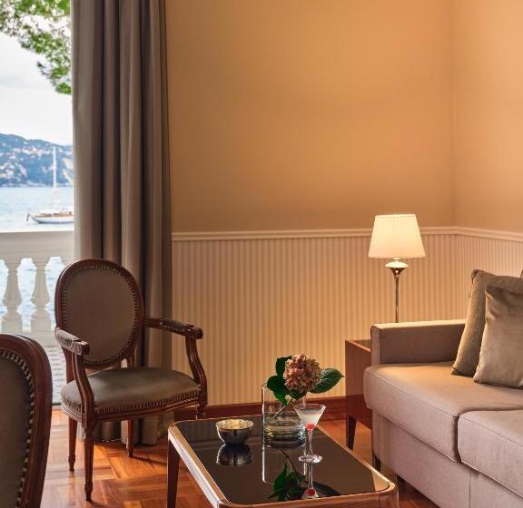 סוויטת דלוקס נוף לים, Grand Hotel Miramare