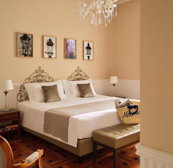 סוויטת דלוקס נוף לים, Grand Hotel Miramare