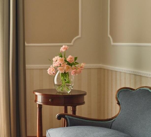 סוויטת דלוקס נוף לים, Grand Hotel Miramare