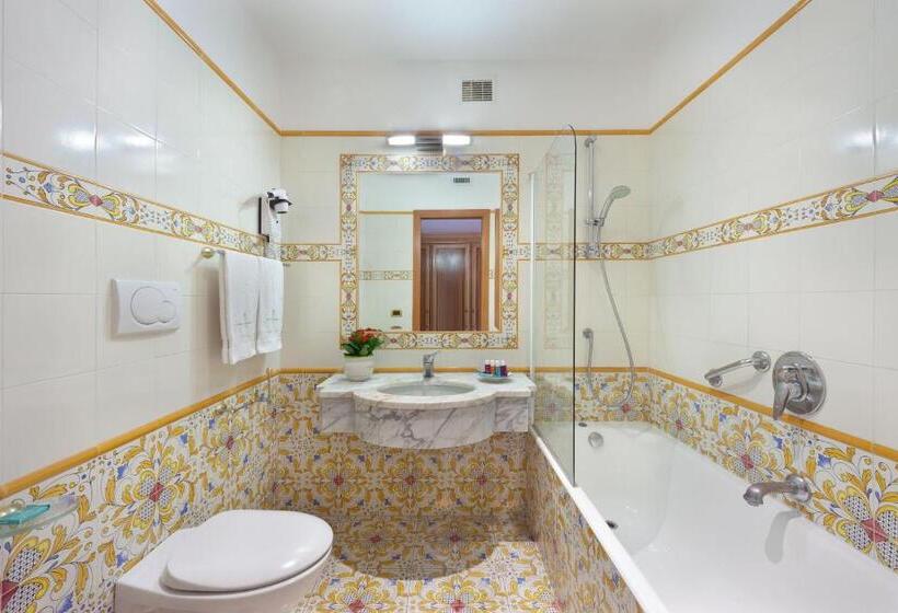 スタンダード4人部屋, Grand Hotel President