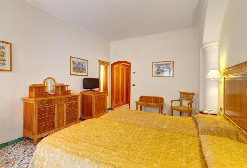 スタンダード4人部屋, Grand Hotel President