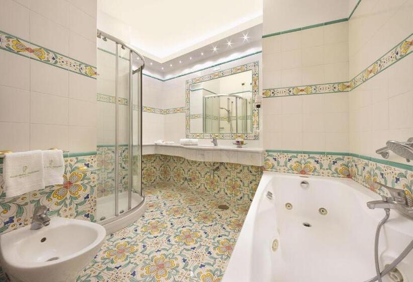 小型套房带海景, Grand Hotel President