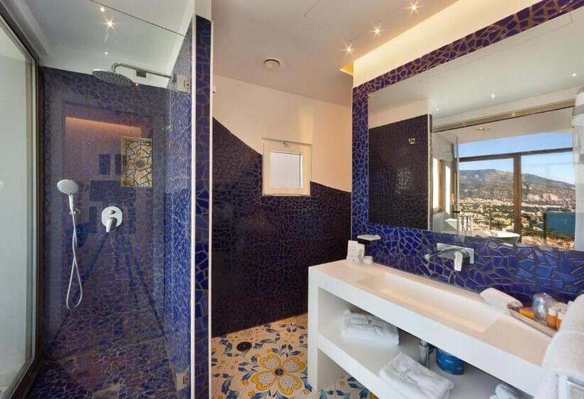 キングサイズベッドのスイートルーム, Grand Hotel President