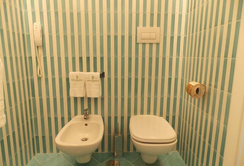 オーシャンビュースーペリアールーム, Grand Hotel President