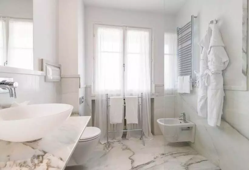 Perhehuone, Grand Hotel Principe Di Piemonte