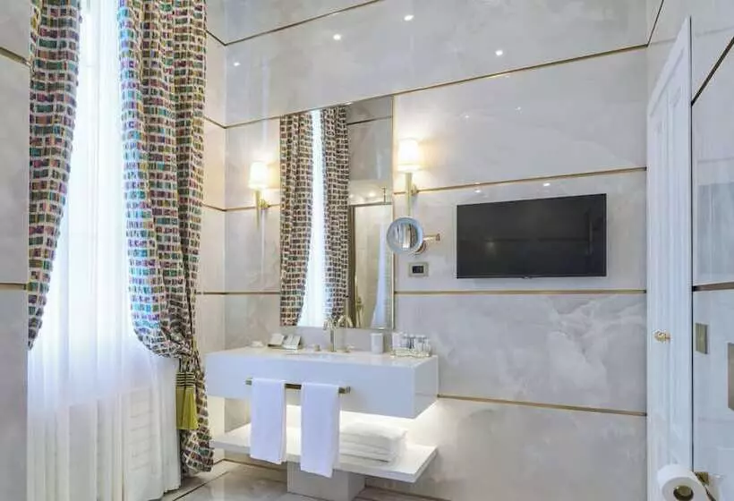 Sviitti Merinäkymä, Grand Hotel Principe Di Piemonte