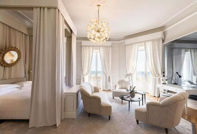 Sviitti, Grand Hotel Principe Di Piemonte