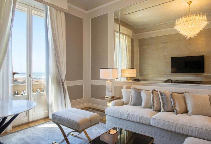 套房侧面可观海景, Grand Hotel Principe Di Piemonte