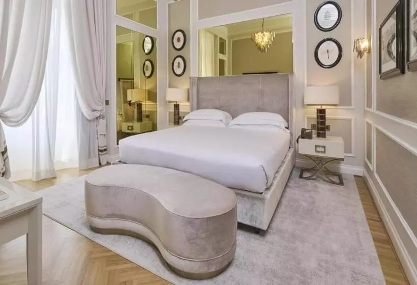 Deluxe Kolmen Hengen Huone, Grand Hotel Principe Di Piemonte