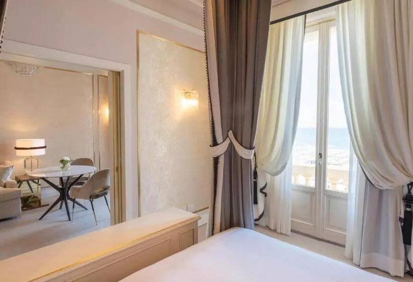 Sviitti Merinäkymä, Grand Hotel Principe Di Piemonte