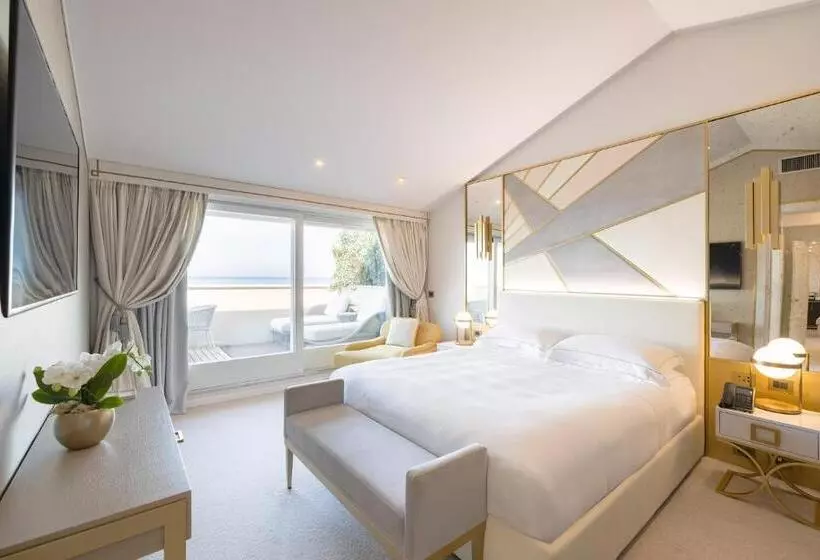 Ullakkosviitti, Grand Hotel Principe Di Piemonte
