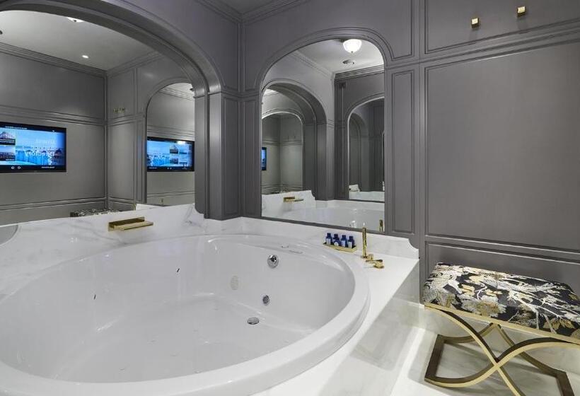 سوئیت پرزیدنت, Grand Hotel Principe Di Piemonte