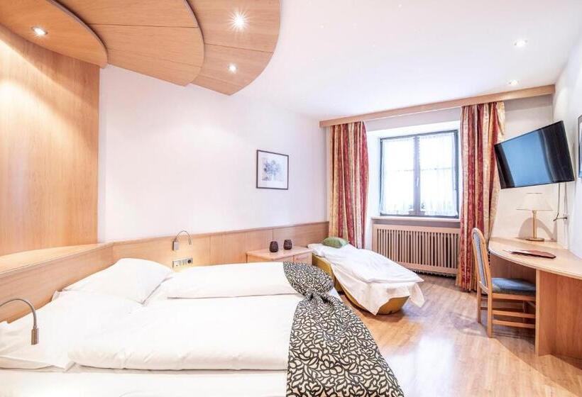 标准三人间, Posthotel Lamm