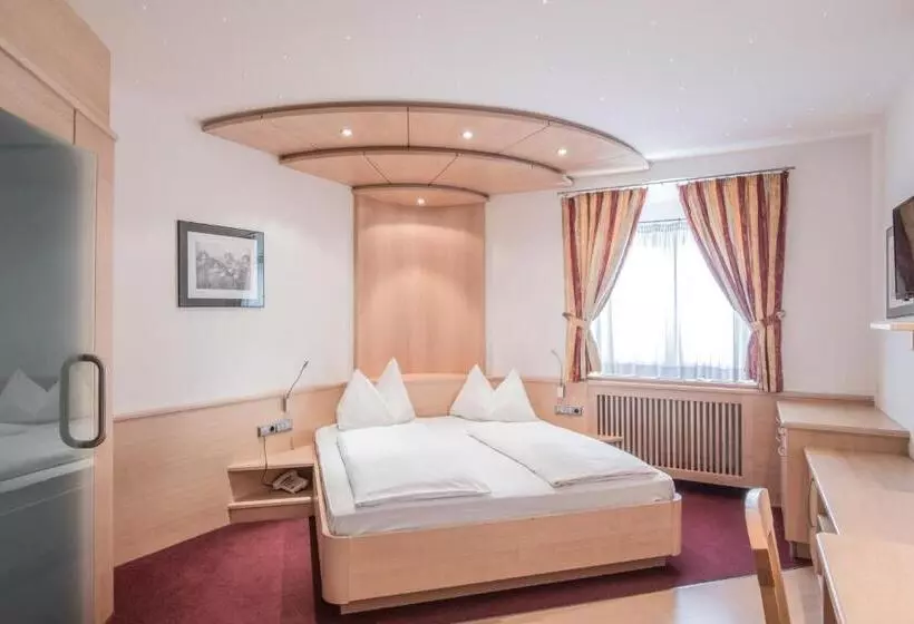 Standard Neljän Hengen Huone, Posthotel Lamm