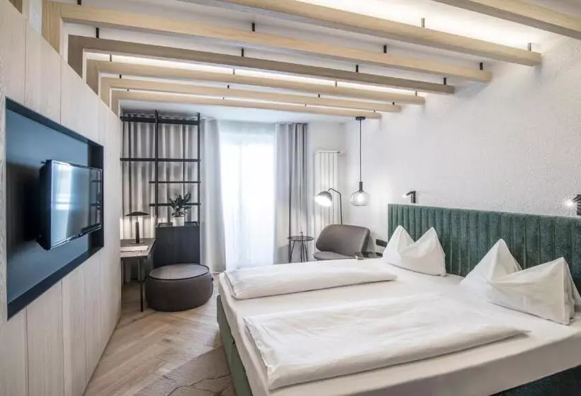 Deluxe-huone, Posthotel Lamm