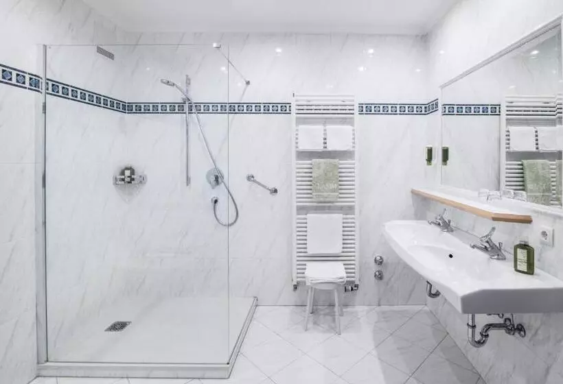 Deluxe-sviitti, Posthotel Lamm