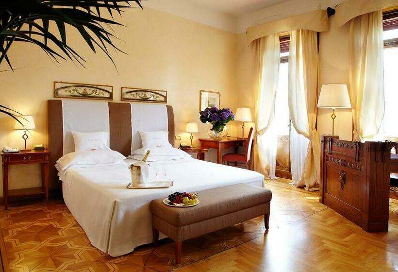 豪华湖景房, Laurin